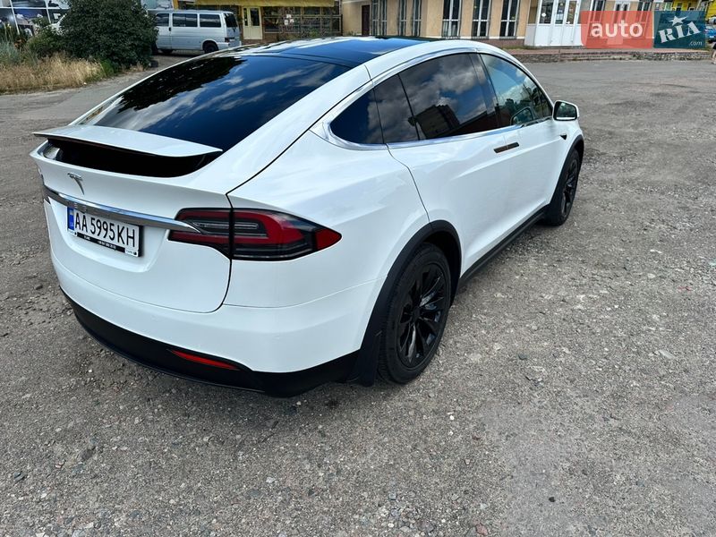 Позашляховик / Кросовер Tesla Model X 2019 в Києві