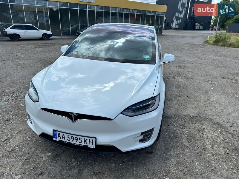 Позашляховик / Кросовер Tesla Model X 2019 в Києві