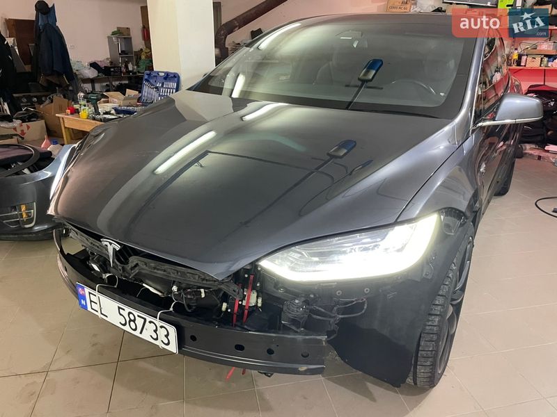 Позашляховик / Кросовер Tesla Model X 2018 в Бродах