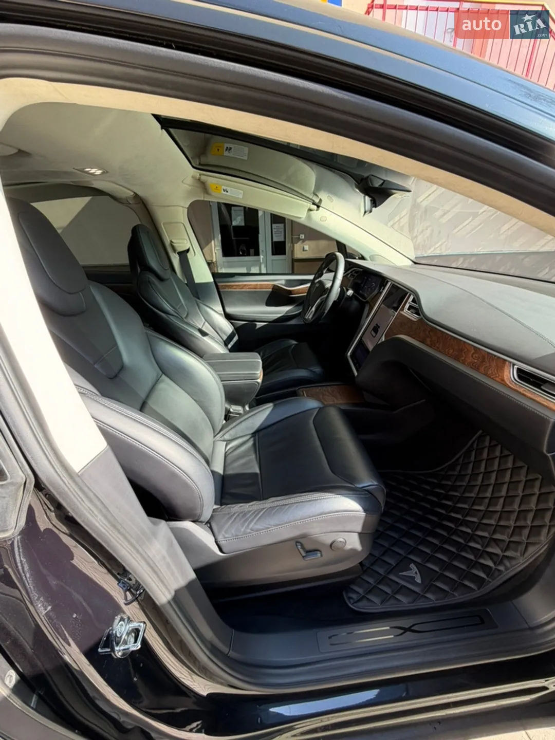 2017 Tesla Model X - мініатюра 37