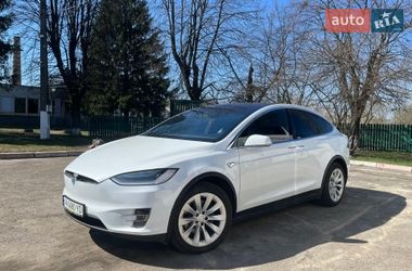 Позашляховик / Кросовер Tesla Model X 2016 в Києві