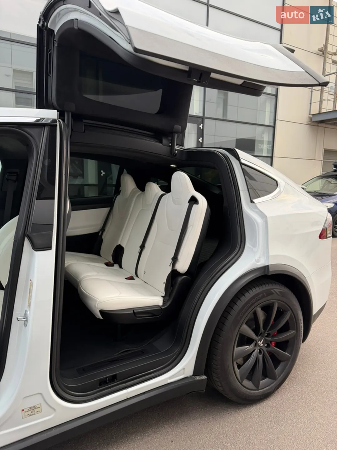 2020 Tesla Model X - мініатюра 8
