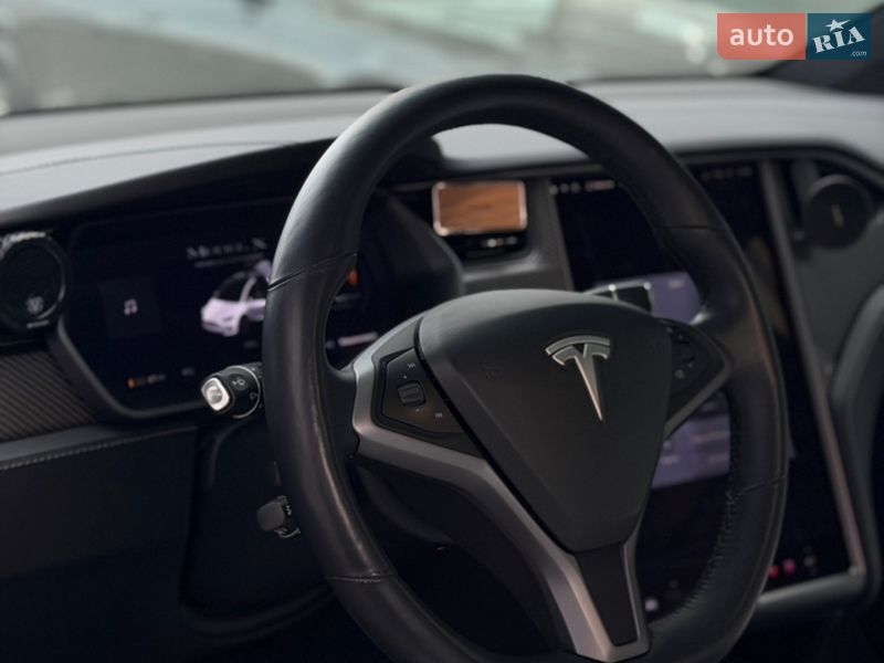 Внедорожник / Кроссовер Tesla Model X 2020 в Киеве