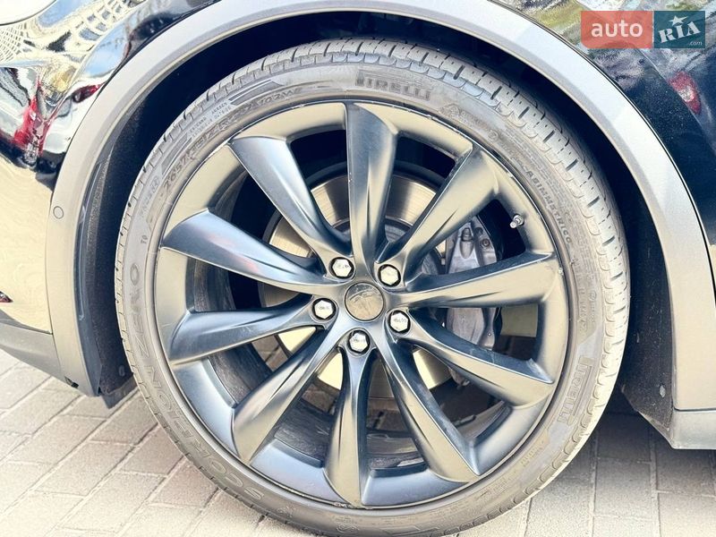 Позашляховик / Кросовер Tesla Model X 2018 в Дніпрі