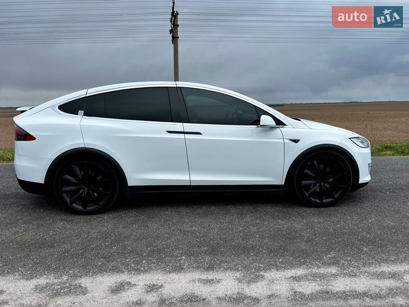 Внедорожник / Кроссовер Tesla Model X 2016 в Ровно