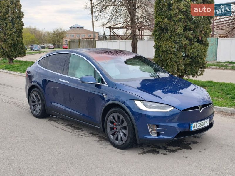 Tesla Model X 2019