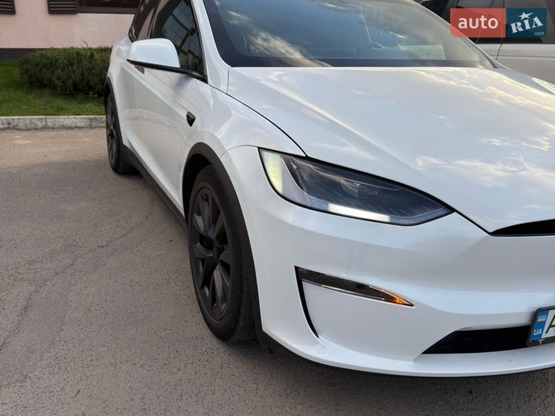 Tesla Model X 2023