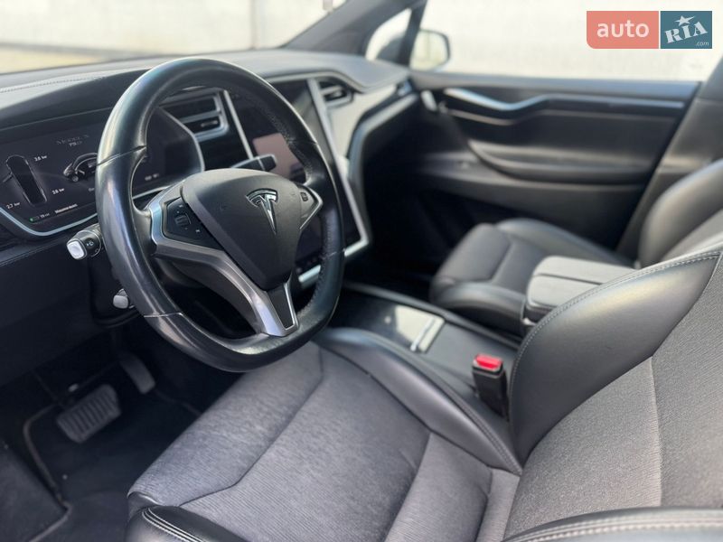 Внедорожник / Кроссовер Tesla Model X 2017 в Киеве