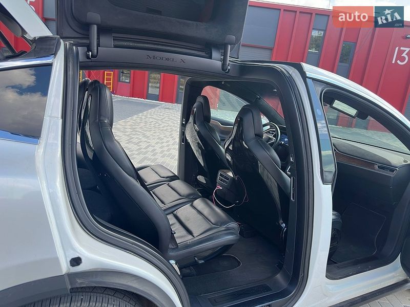 Позашляховик / Кросовер Tesla Model X 2017 в Львові фото 10 Позашляховик / Кросовер Tesla Model X 2017 в Львові