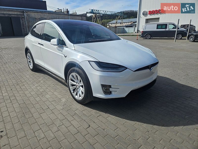 Позашляховик / Кросовер Tesla Model X 2020 в Львові
