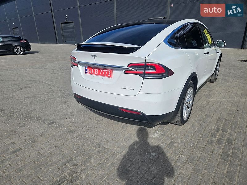 Позашляховик / Кросовер Tesla Model X 2020 в Львові