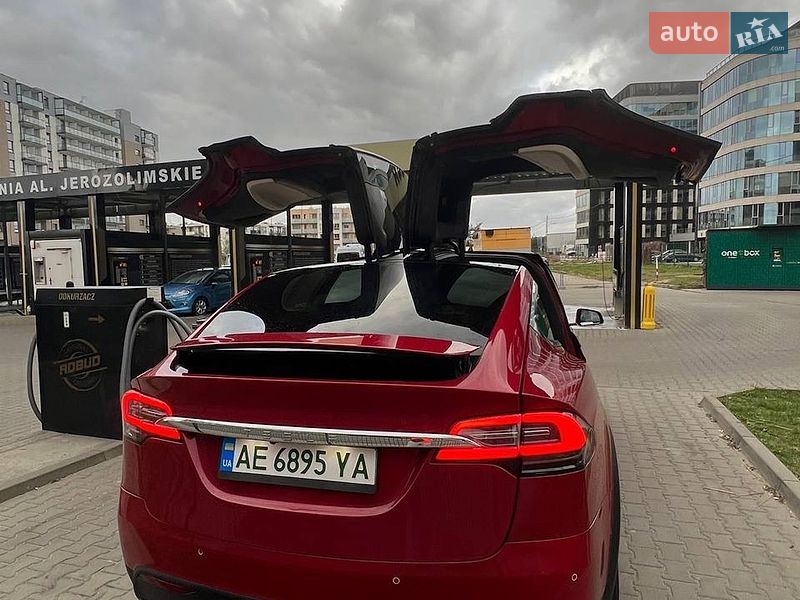 Внедорожник / Кроссовер Tesla Model X 2019 в Львове