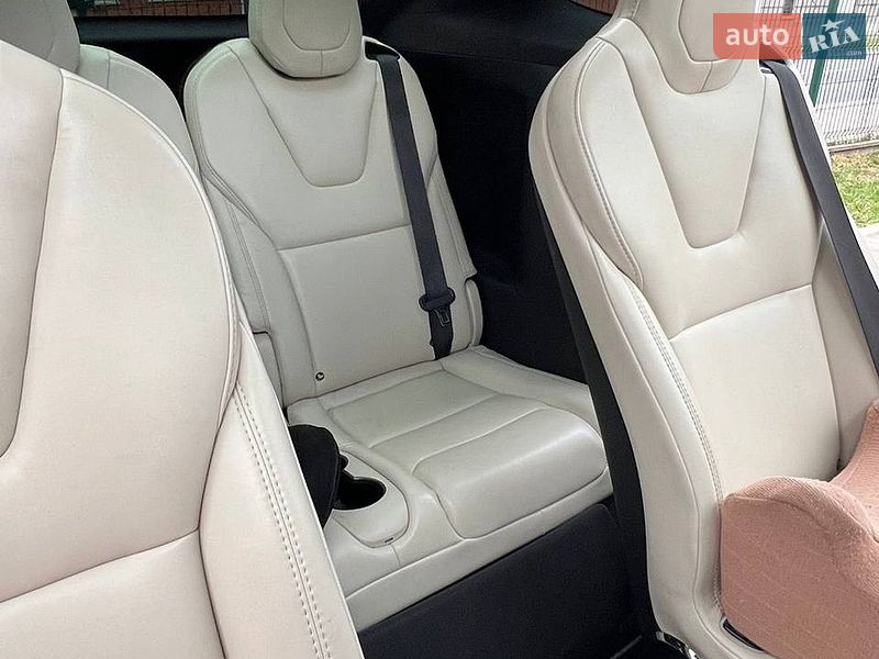Внедорожник / Кроссовер Tesla Model X 2019 в Львове