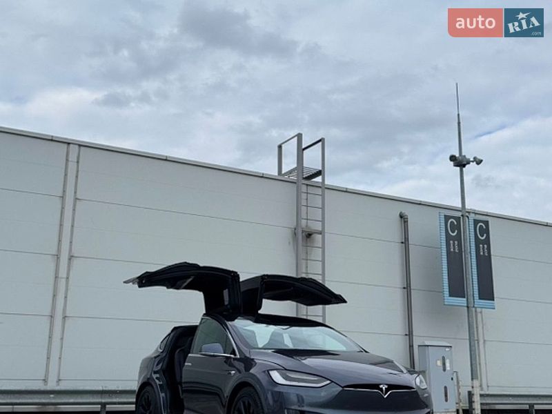 Внедорожник / Кроссовер Tesla Model X 2017 в Киеве