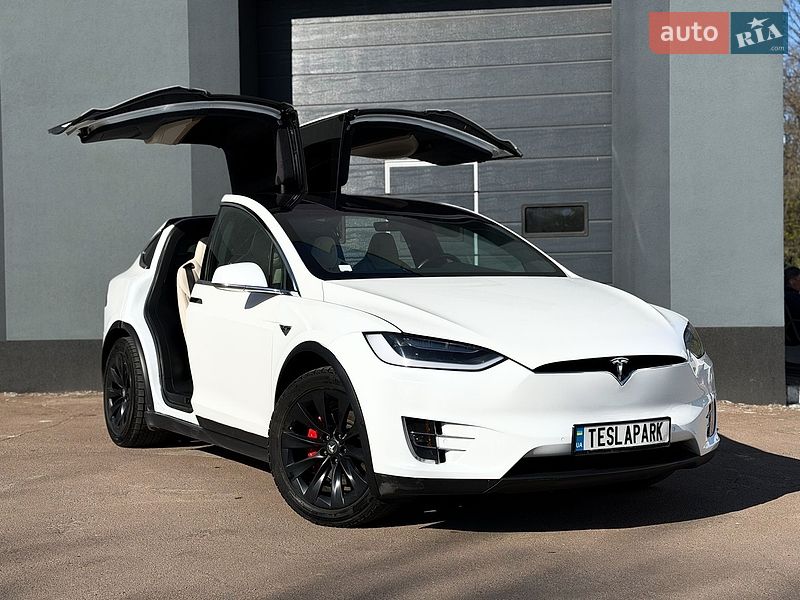 Tesla Model X 2019