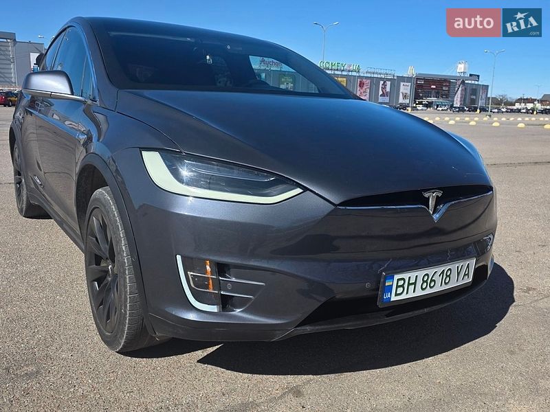 Tesla Model X 2018
