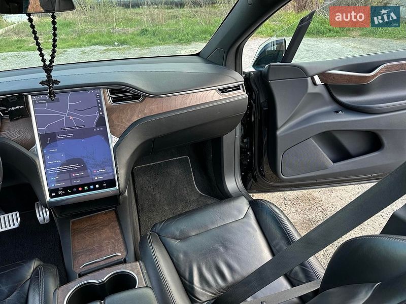 Внедорожник / Кроссовер Tesla Model X 2016 в Львове