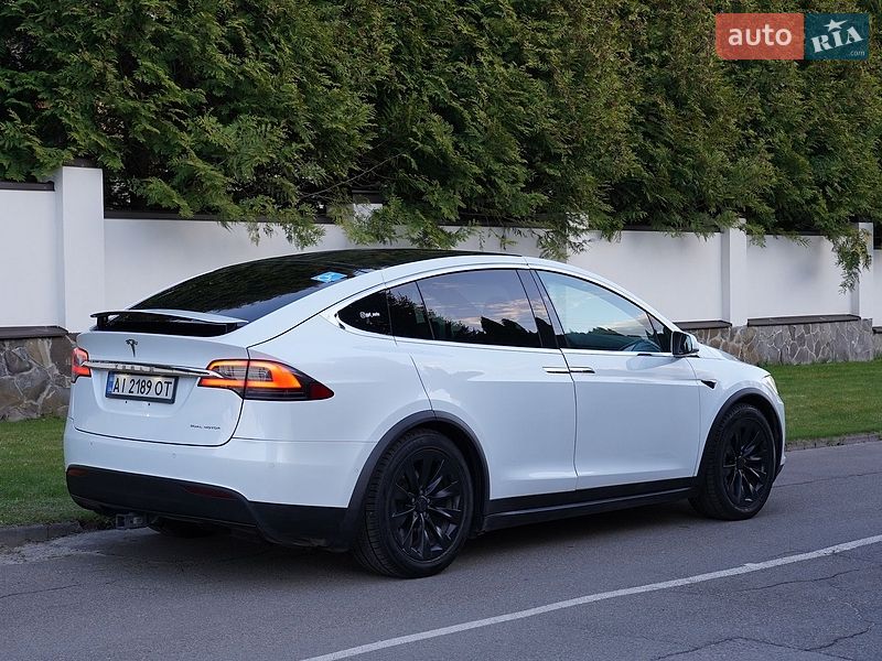 Внедорожник / Кроссовер Tesla Model X 2019 в Киеве