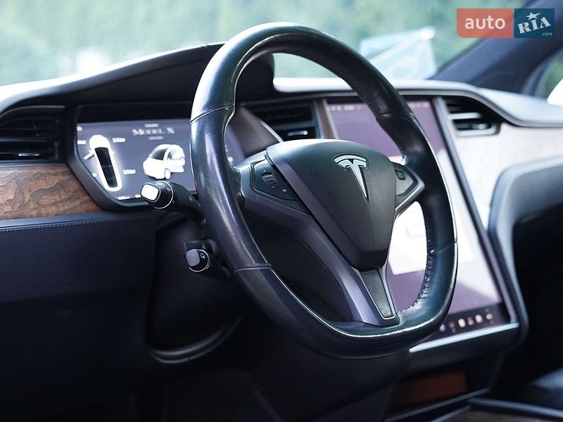 Внедорожник / Кроссовер Tesla Model X 2019 в Киеве