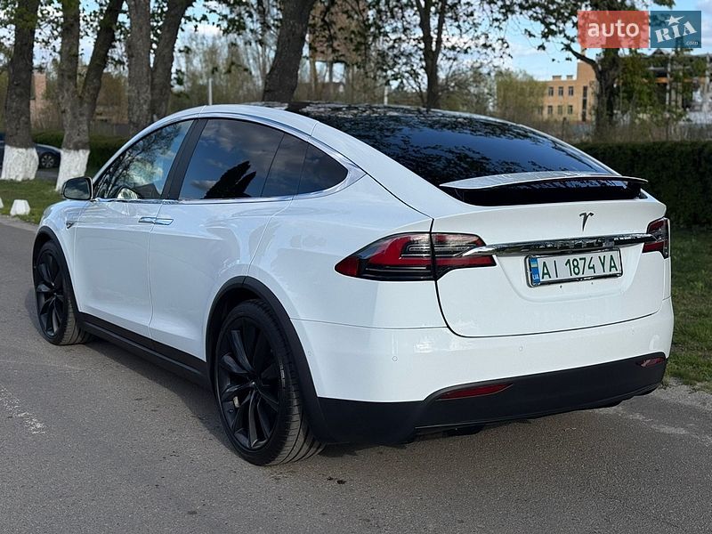 Внедорожник / Кроссовер Tesla Model X 2016 в Белой Церкви