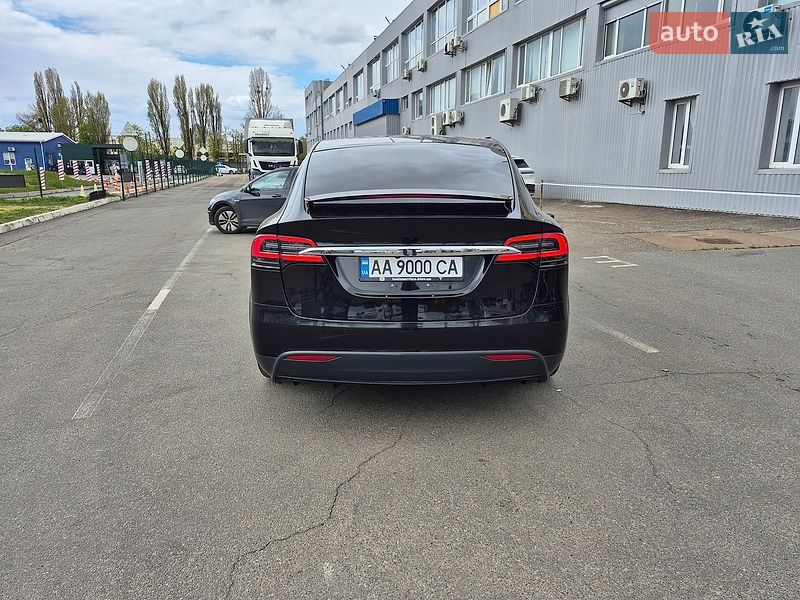 Позашляховик / Кросовер Tesla Model X 2017 в Києві
