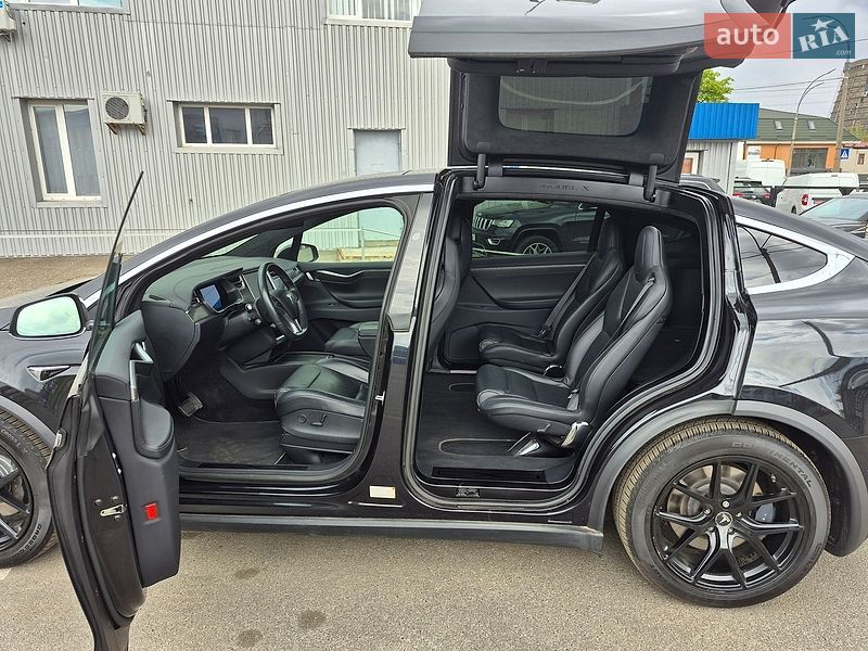 Позашляховик / Кросовер Tesla Model X 2017 в Києві