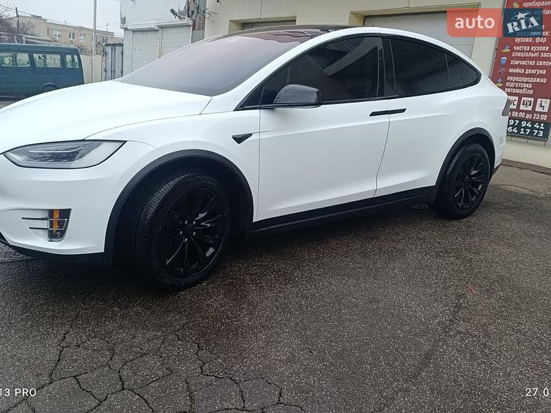 Внедорожник / Кроссовер Tesla Model X 2016 в Харькове