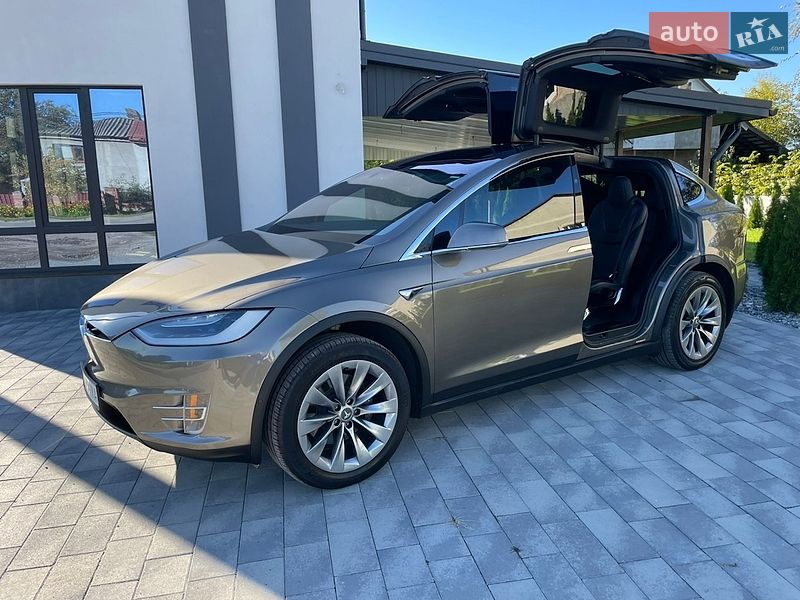 Внедорожник / Кроссовер Tesla Model X 2016 в Киеве