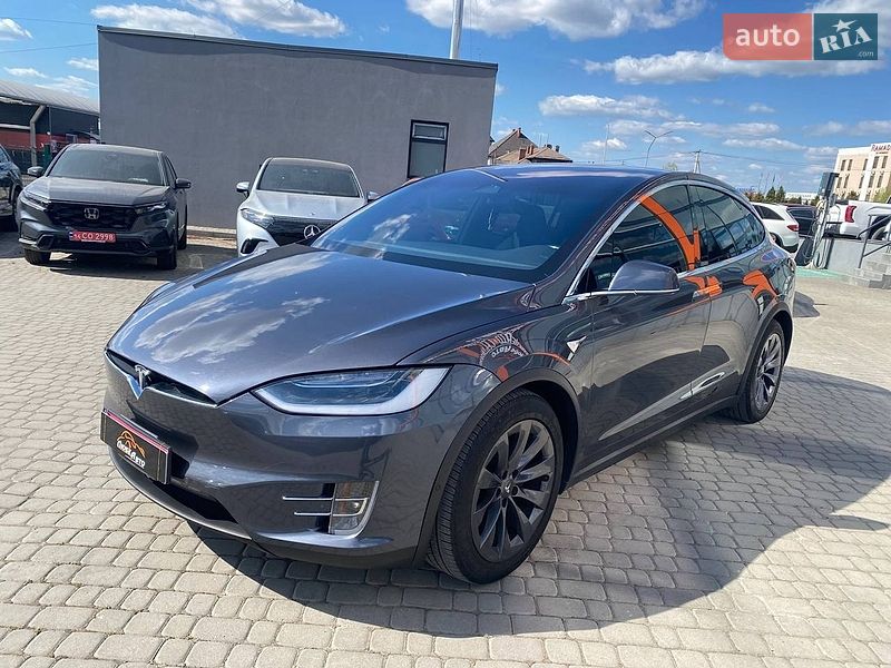 Позашляховик / Кросовер Tesla Model X 2018 в Львові