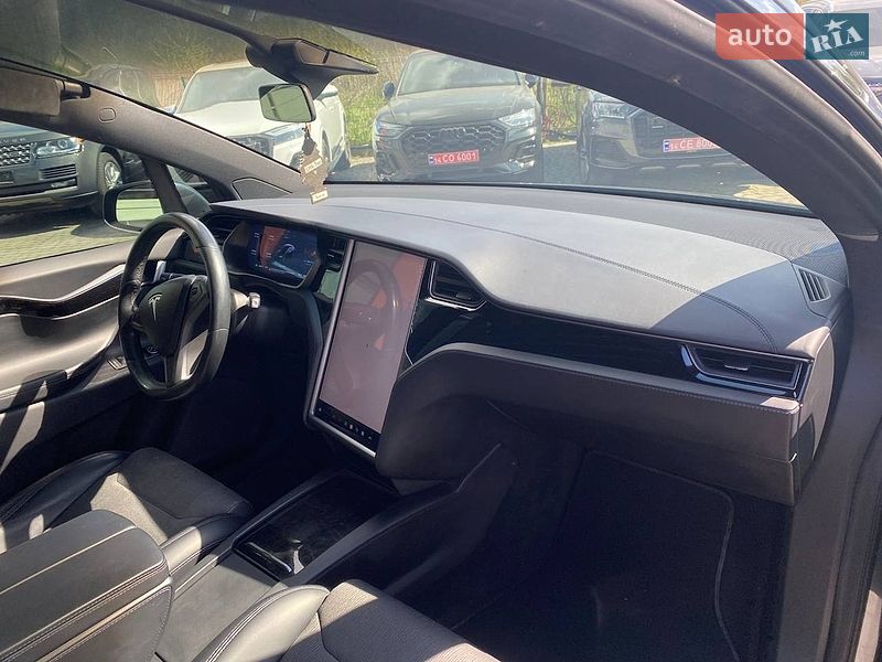 Позашляховик / Кросовер Tesla Model X 2018 в Львові
