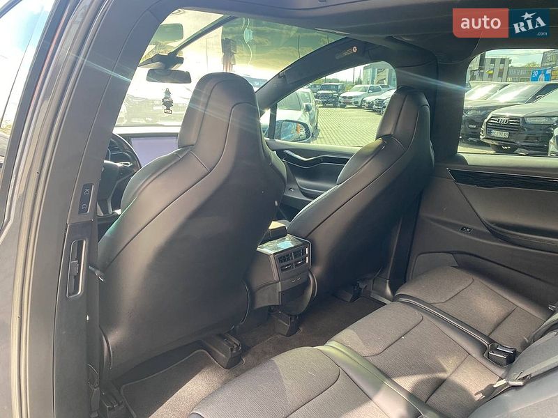 Позашляховик / Кросовер Tesla Model X 2018 в Львові