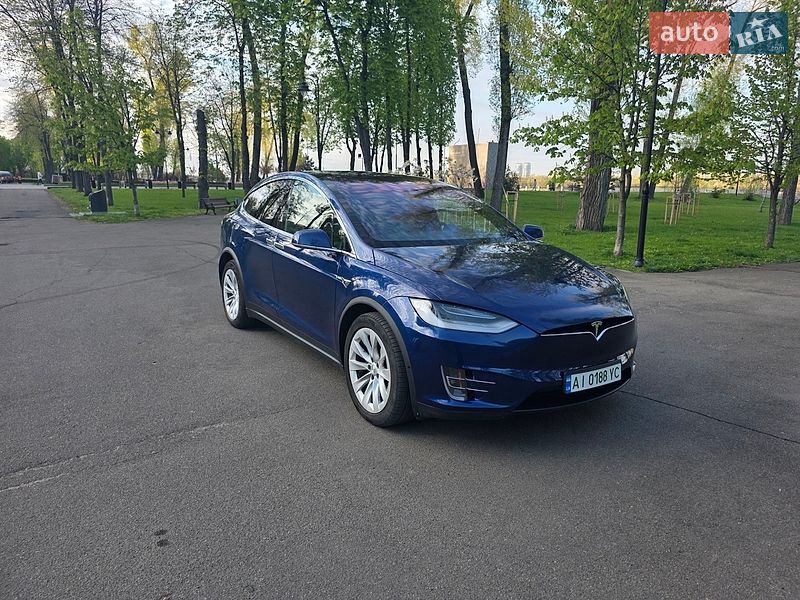 Tesla Model X 2020