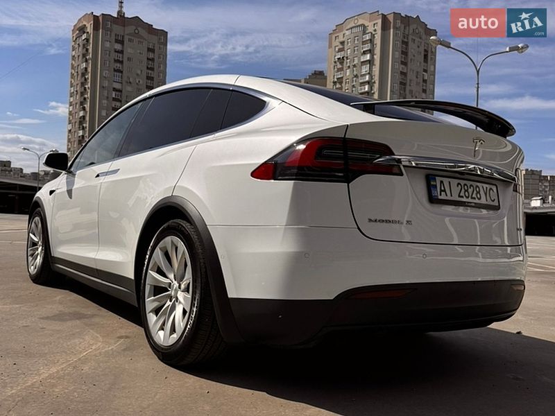 Внедорожник / Кроссовер Tesla Model X 2017 в Киеве