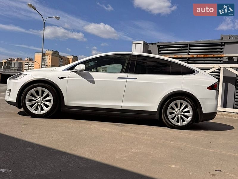 Внедорожник / Кроссовер Tesla Model X 2017 в Киеве