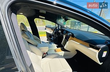 Внедорожник / Кроссовер Tesla Model X 2019 в Львове