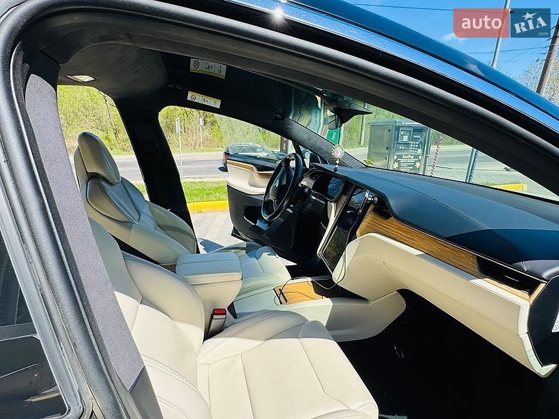 Внедорожник / Кроссовер Tesla Model X 2019 в Львове