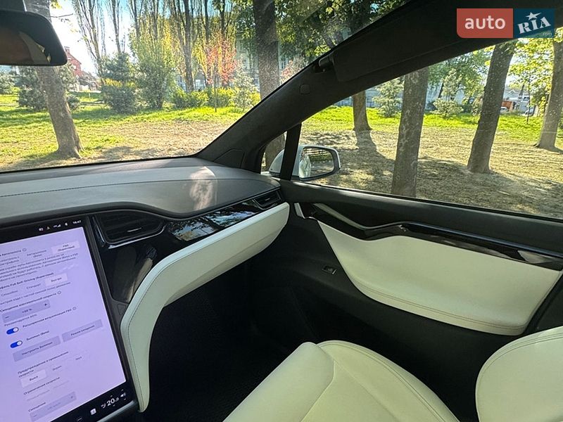 Внедорожник / Кроссовер Tesla Model X 2020 в Киеве