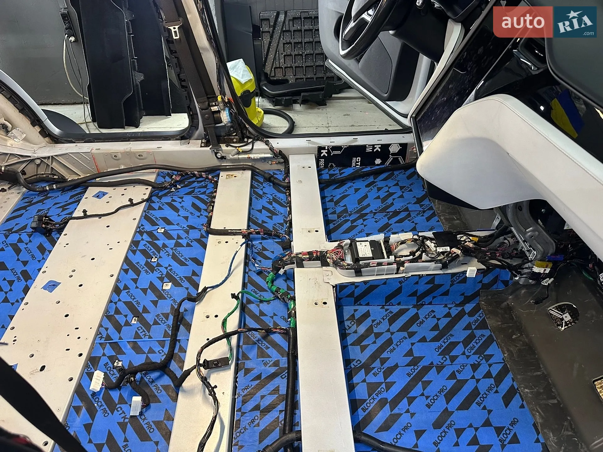 2020 Tesla Model X - мініатюра 19