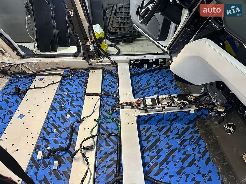 Внедорожник / Кроссовер Tesla Model X 2020 в Киеве