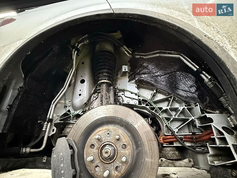 Внедорожник / Кроссовер Tesla Model X 2020 в Киеве