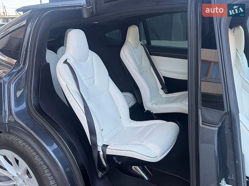 Позашляховик / Кросовер Tesla Model X 2016 в Івано-Франківську фото 29 Позашляховик / Кросовер Tesla Model X 2016 в Івано-Франківську