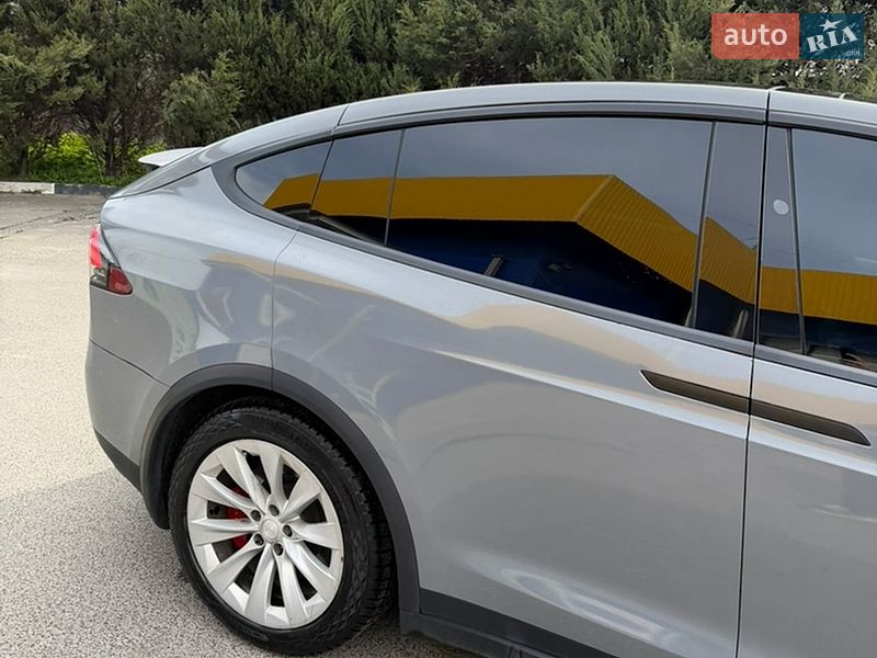 Внедорожник / Кроссовер Tesla Model X 2019 в Киеве