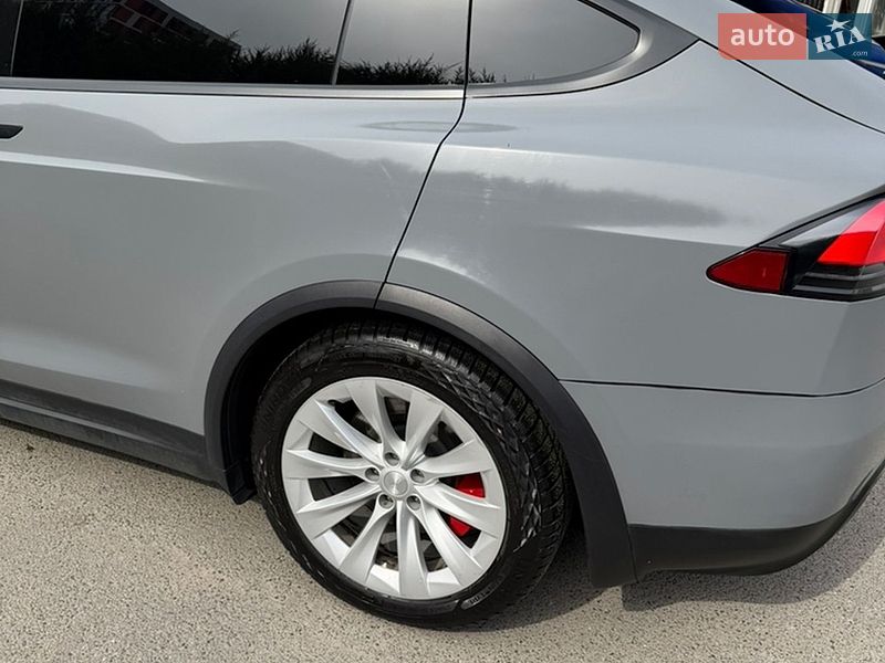 Внедорожник / Кроссовер Tesla Model X 2019 в Киеве