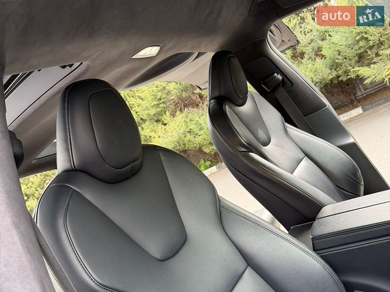 Внедорожник / Кроссовер Tesla Model X 2019 в Киеве