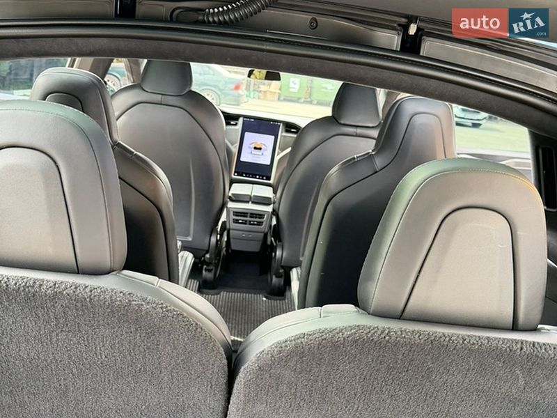 Внедорожник / Кроссовер Tesla Model X 2019 в Киеве