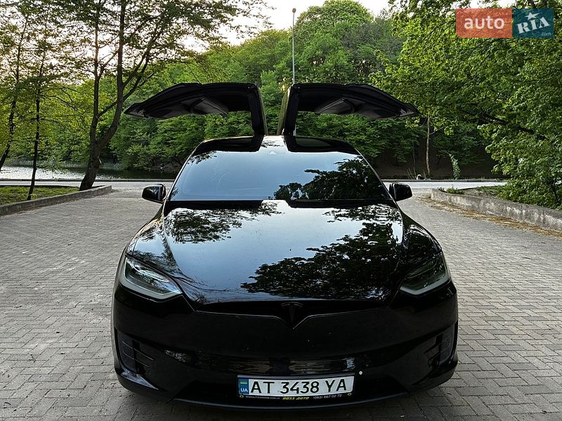 Позашляховик / Кросовер Tesla Model X 2016 в Києві