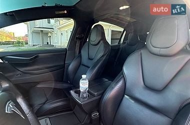 Внедорожник / Кроссовер Tesla Model X 2019 в Киеве
