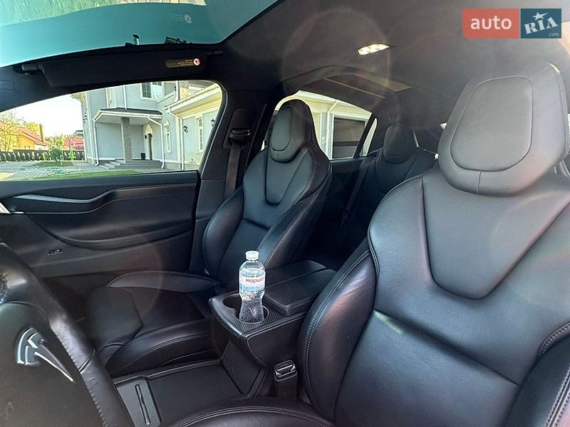 Внедорожник / Кроссовер Tesla Model X 2019 в Киеве