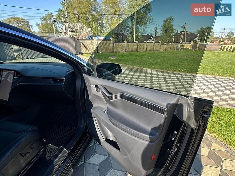Внедорожник / Кроссовер Tesla Model X 2019 в Киеве