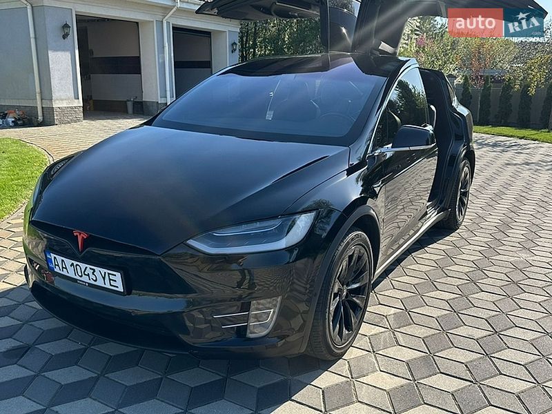 Внедорожник / Кроссовер Tesla Model X 2019 в Киеве